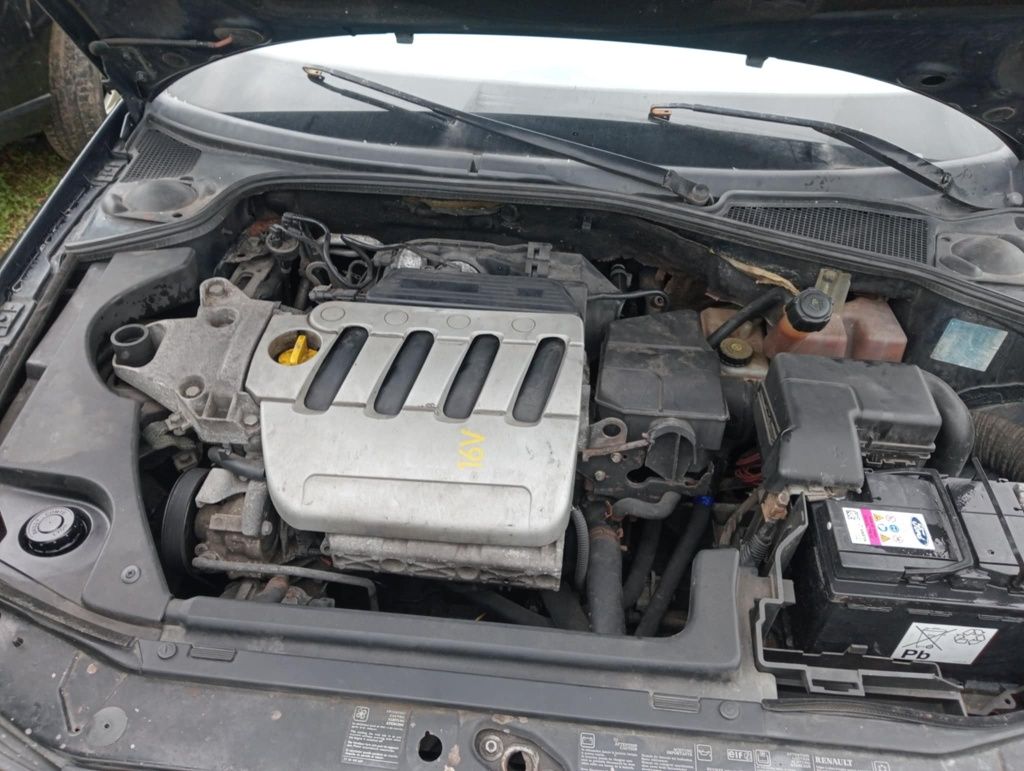 Renault Laguna ano 2002 gasolina 1.6 só peças