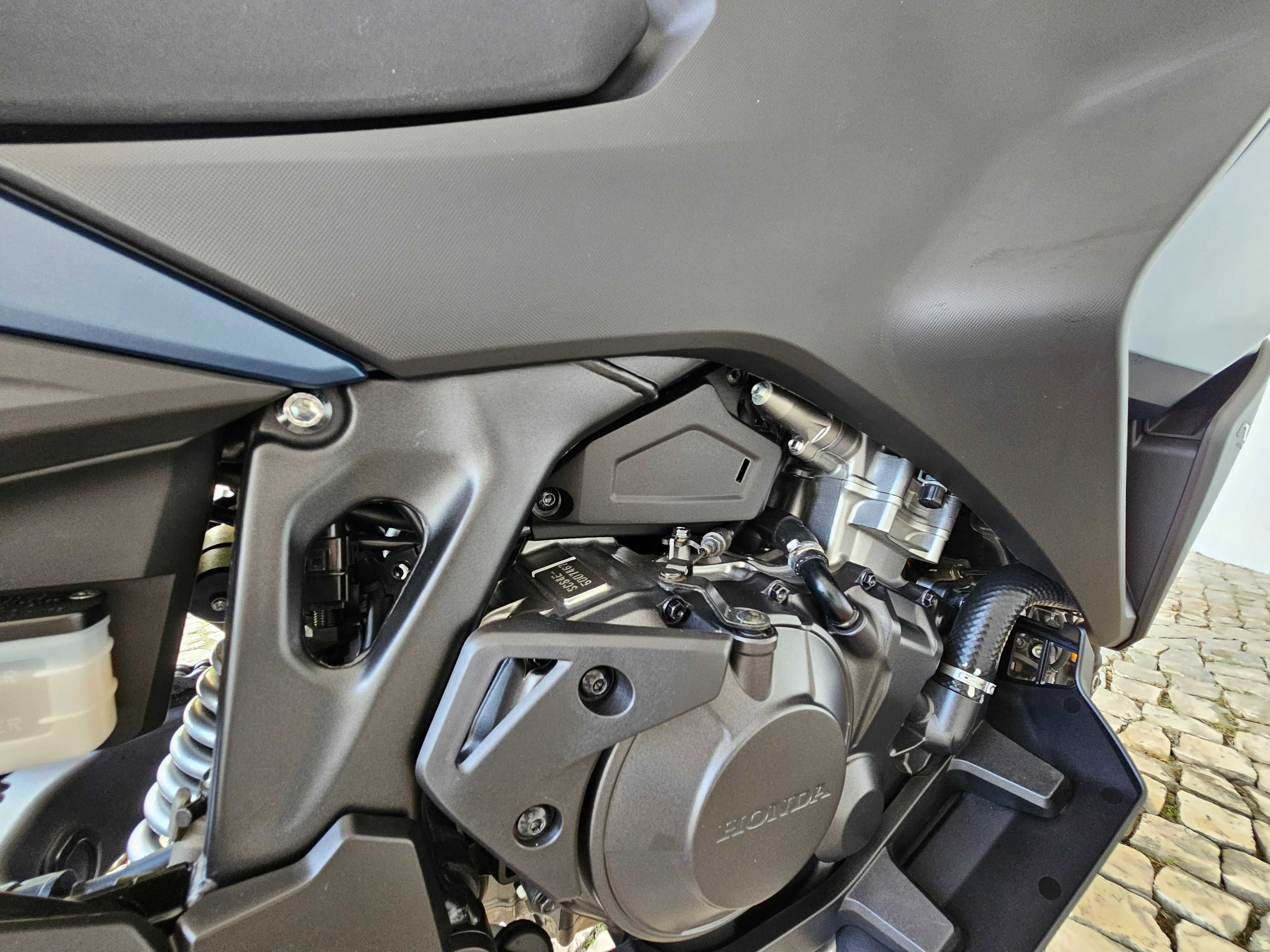 Honda NT 1100 com 11.411 kms de 2024 com garantia até Outubro de 2027