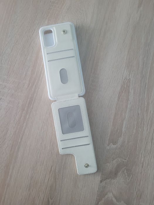 Sprzedam etui na telefon