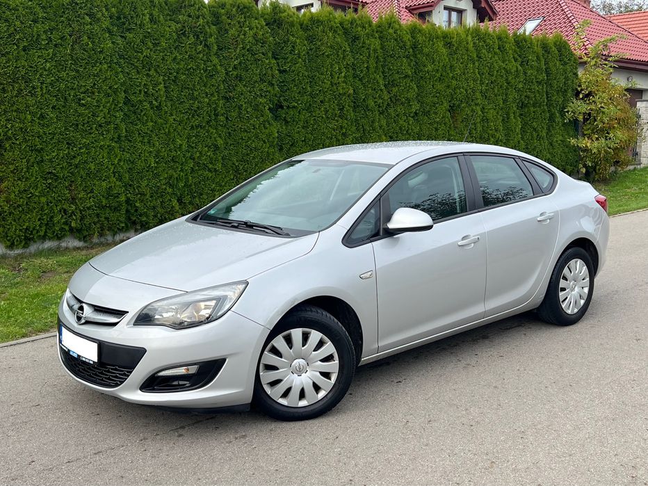 Opel Astra 1.4Turbo Sedan*2016r*KLIMA*elektyka*139 000km przebiegu*