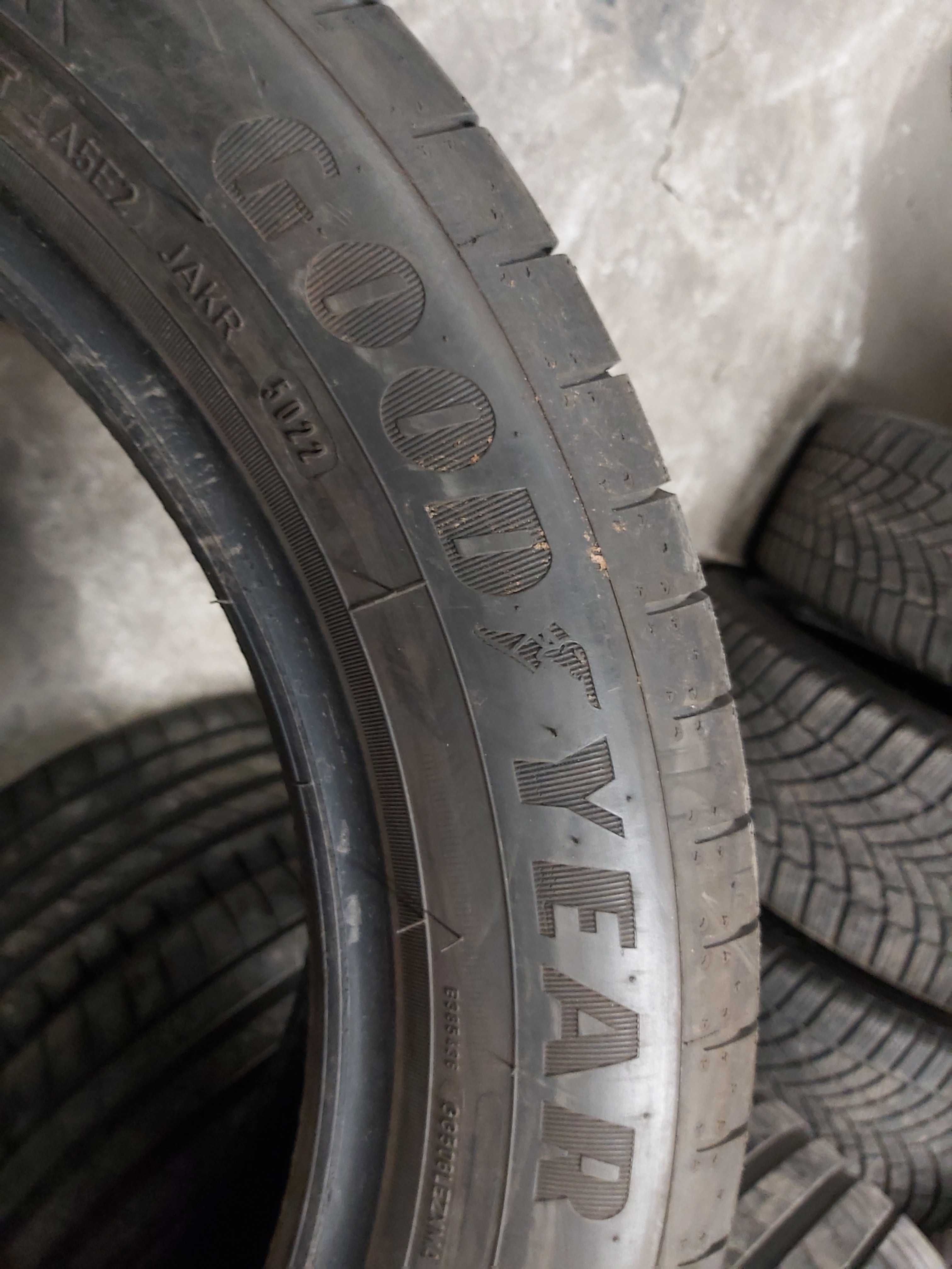 215/55R18 Cztery używane opony letnie Goodyear