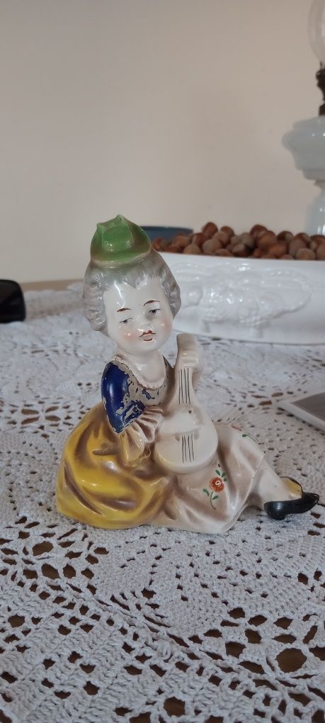 Stara porcelanowa figurka firmy Goebel