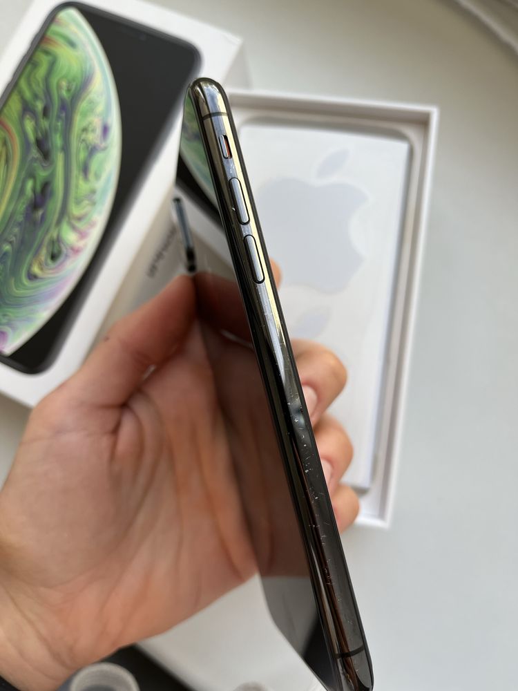 IPHONE XS 64GB black