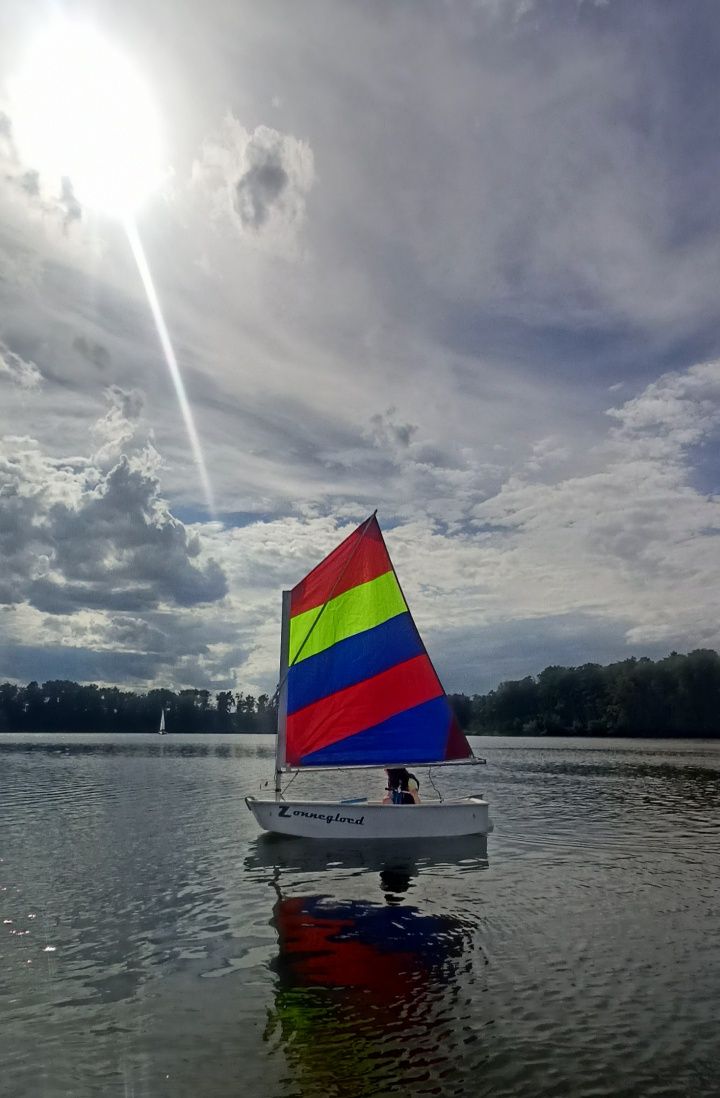 Sprzedam łódkę żaglówkę Optimist