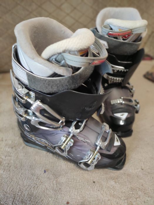 Продам набір гірсько лижний шлем. Окуляри , ботинки