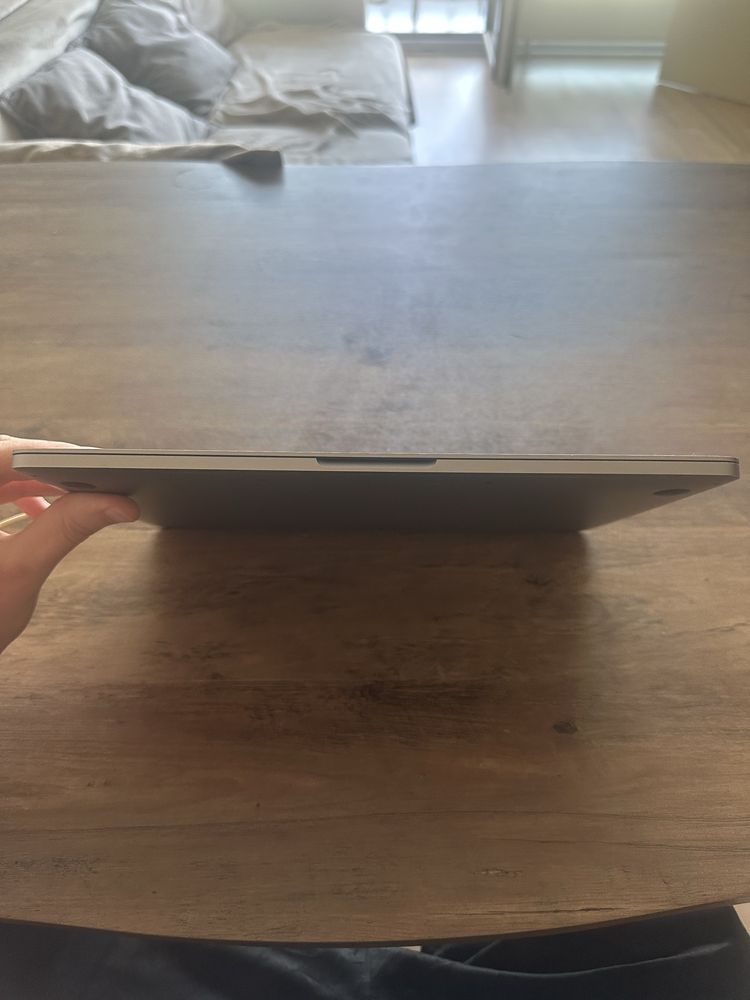Macbook Pro 13 Touchbar i5/8gb/128gb