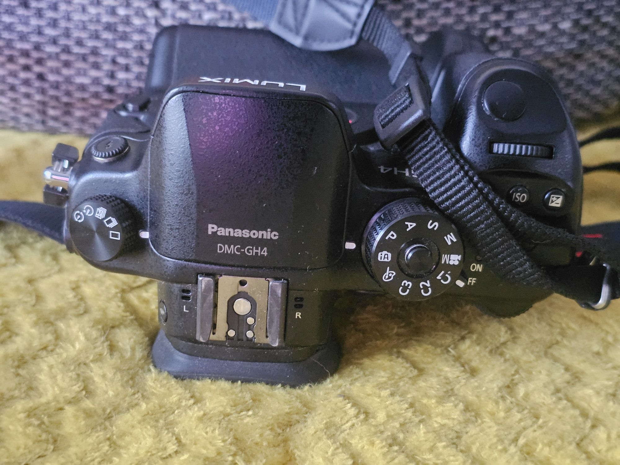 Panasonic Lumix GH4 bezlusterkowiec