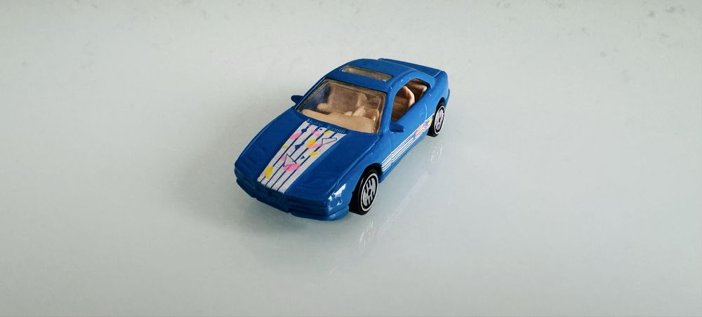 Hot Wheels - BMW 850i First Edition - skala jak Matchbox, Majorette