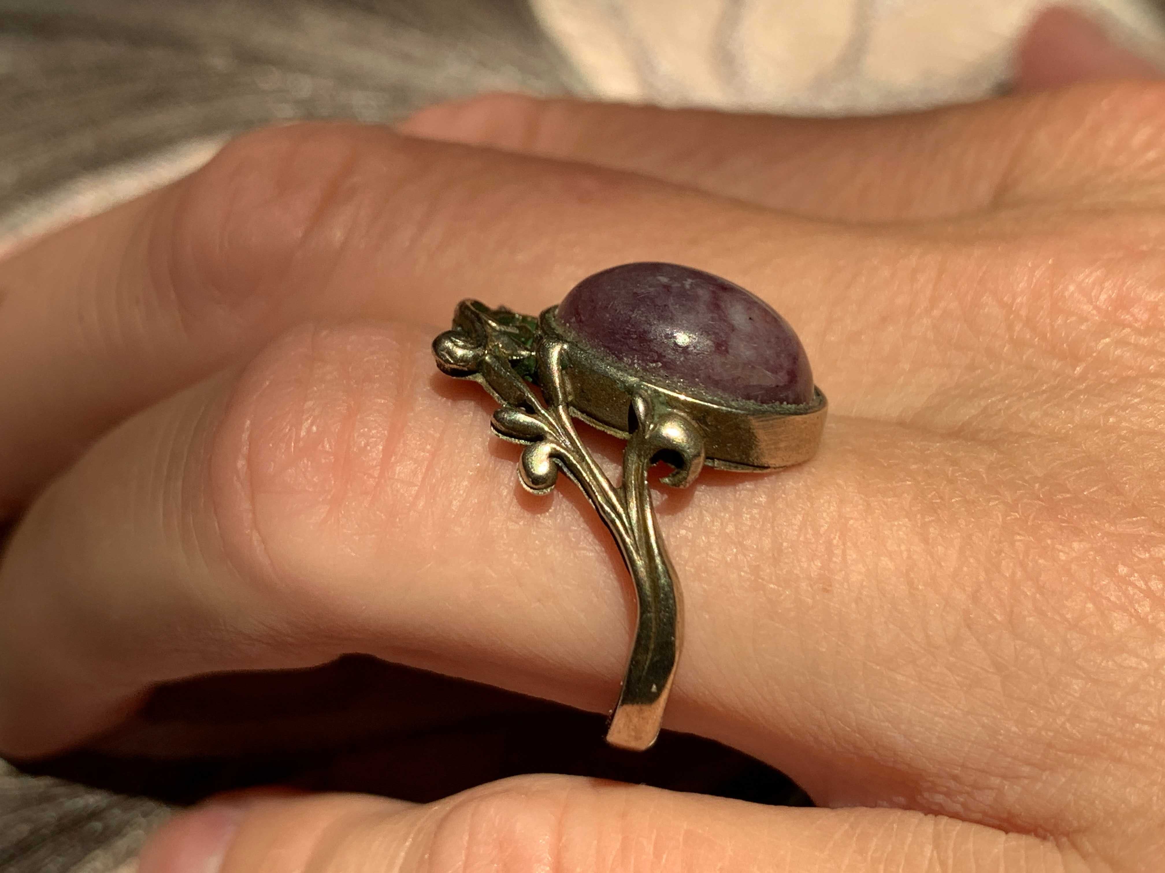 Комплект украшений кольцо и серьги натуральный камень чароит