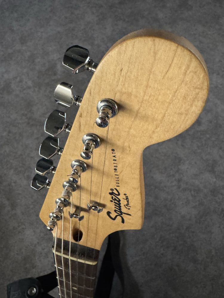 Fender Squier Stratocaster + Pickguard Noiseless