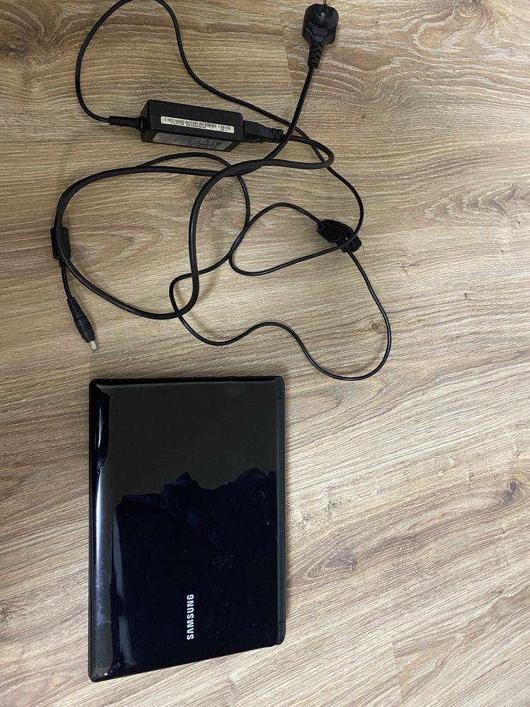 Нетбук Samsung N150 Plus