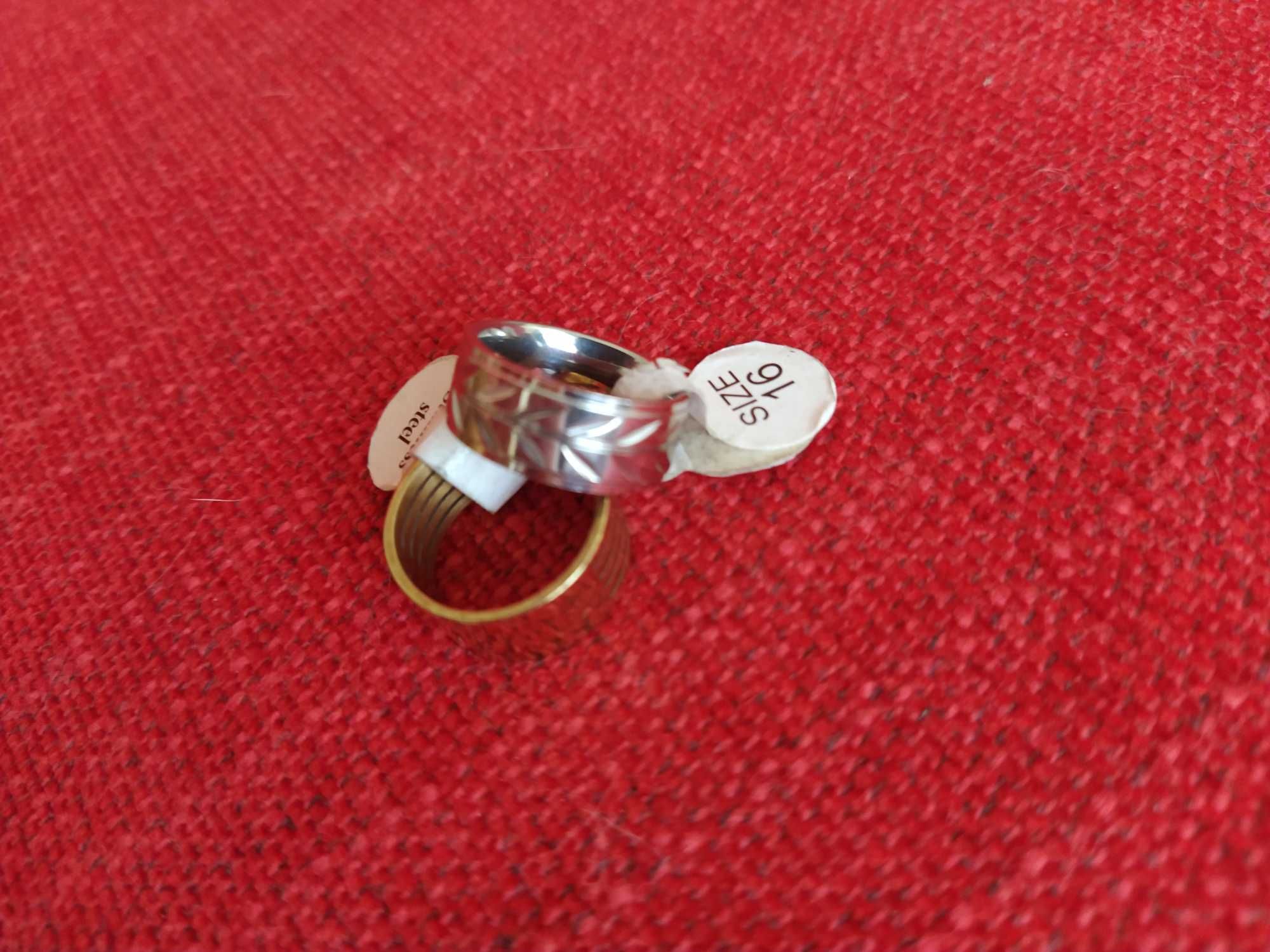Conjunto 2 aneis aço inoxidável tamanho 16 - Dourado+Prateado