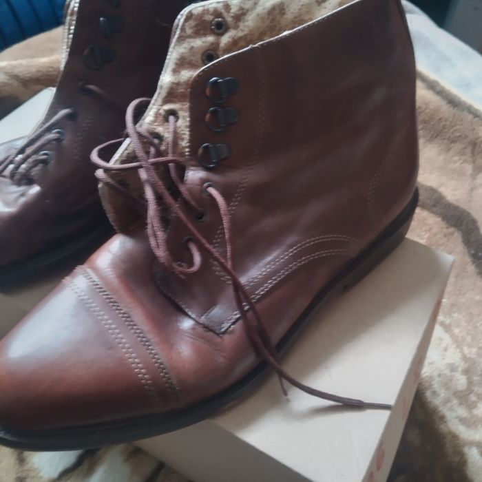 Продам мужские кожаные осенние ботинки оригинал Италия!