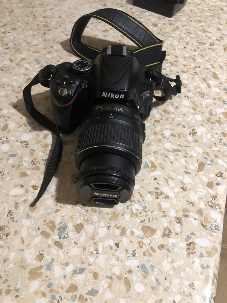 Продам срочно Nikon D5100 Kit 18-55