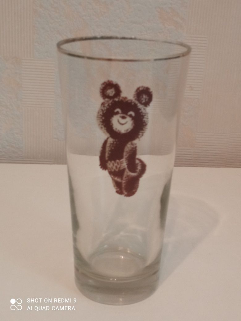 Стеклянный стакан с эмблемой ,,Олимпийский Мишка,,.