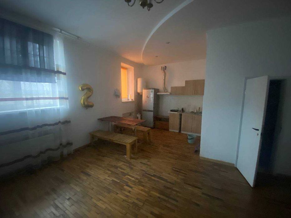 Продається 1-кімнатна квартира-студія в центрі міста