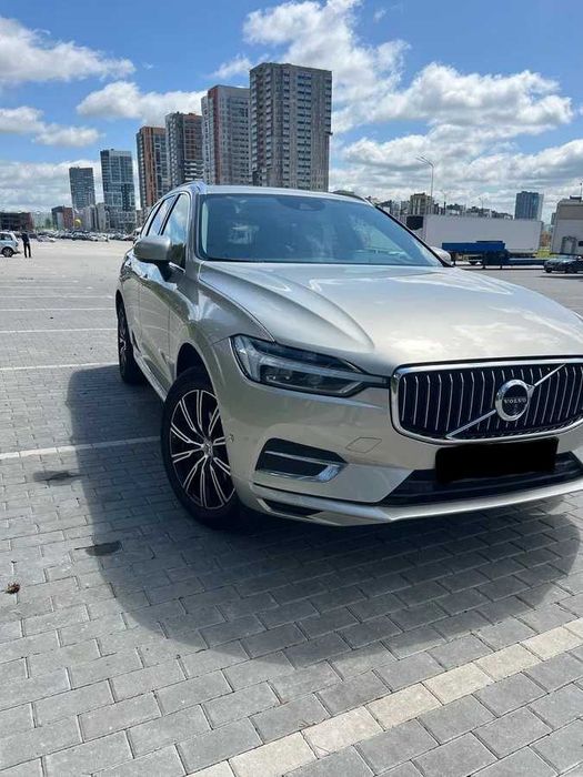 2019 Volvo XC60  2.0 бензин