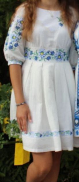 Лляна сукня-вишиванка "Поле ромашок"
Сукня з натуральної бавовни.