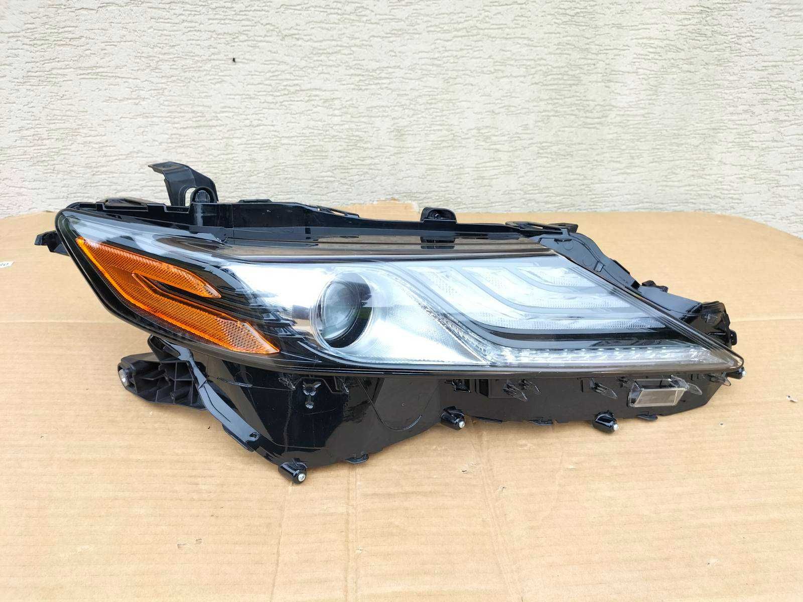 фара Toyota Camry 70 XSE 8111006G30 USA Оригінал США  2021 2022 2023