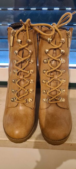 BARATO. Não perca a oportunidade! Bota Guess.