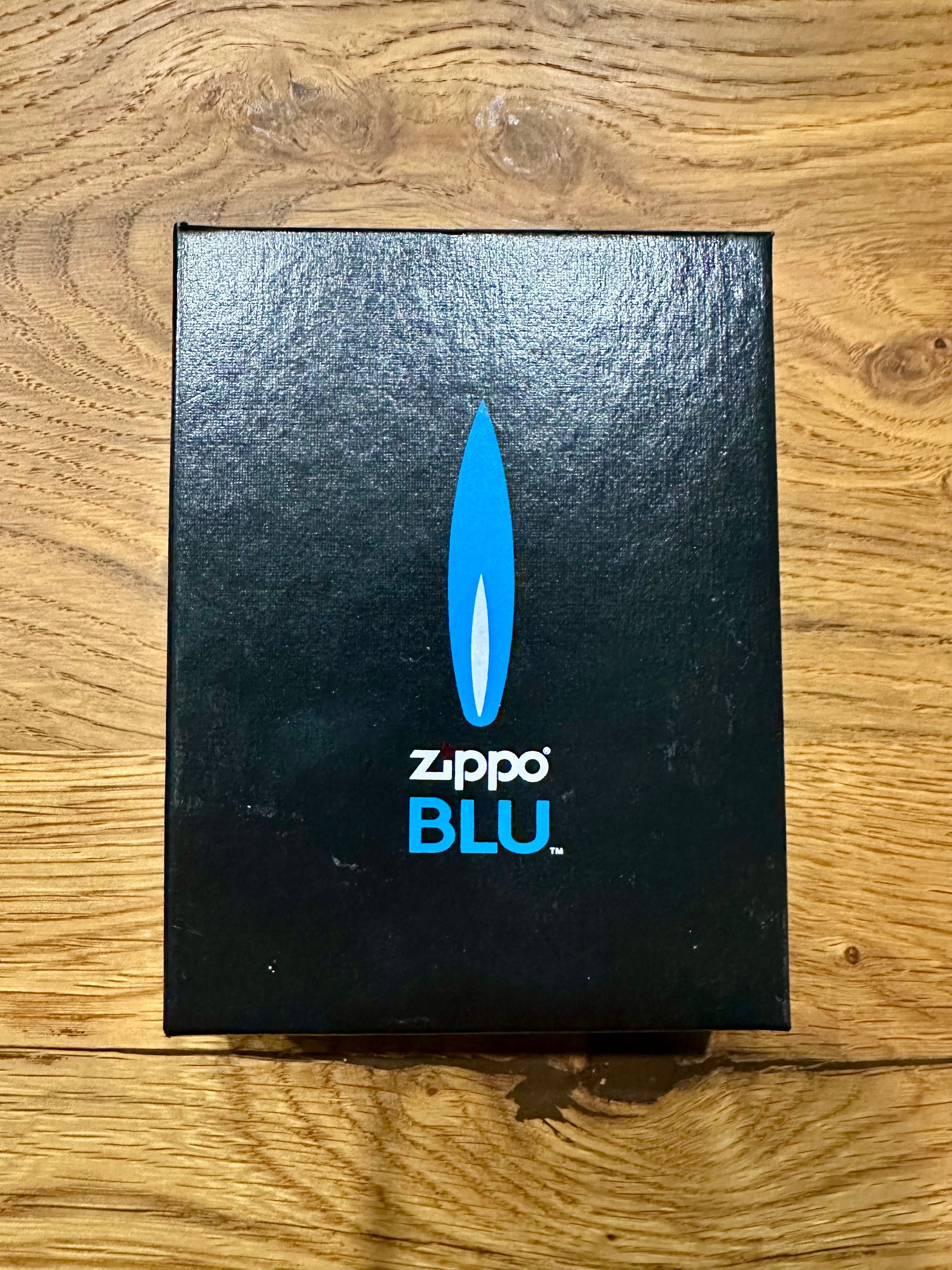 Nowa zapalniczka gazowa Zippo Blu Vertical Chrome
