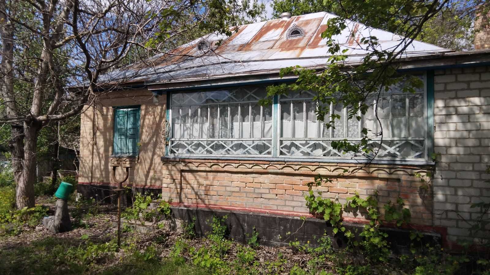 Домоволодіння в с. Яснозір'я (санвузол, піч з лежанкою, 3 фази) (п3)
