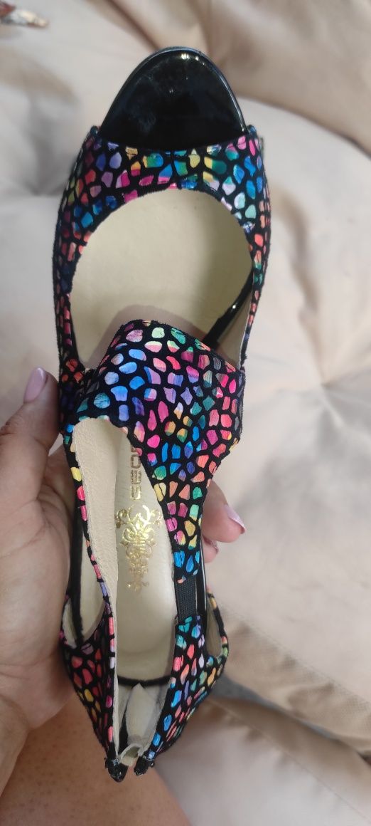 Buty na obcasie skóra naturalna 38