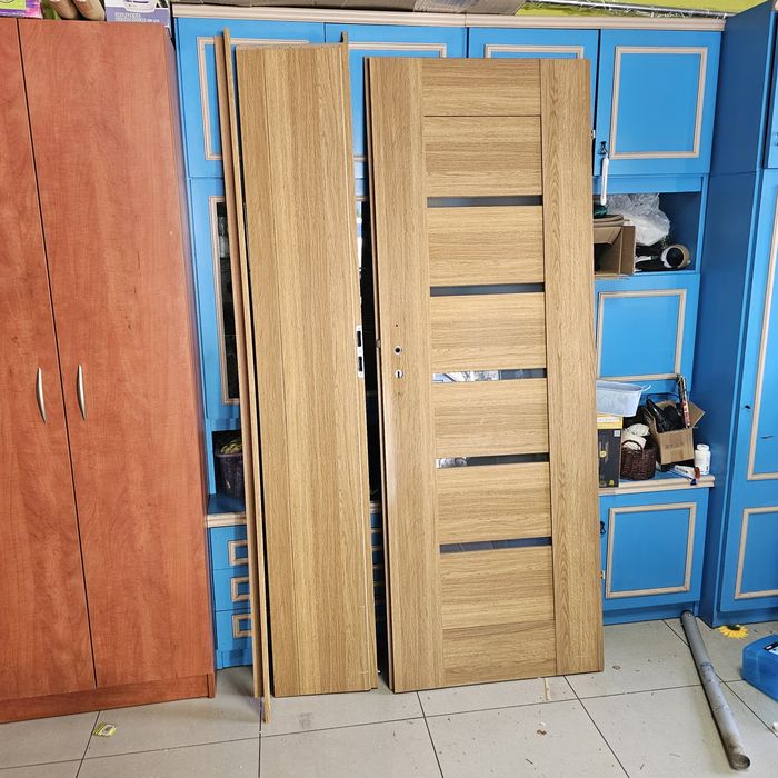 Drzwi Pol-Skone Sempre 70 cm złotych dąb z futryną