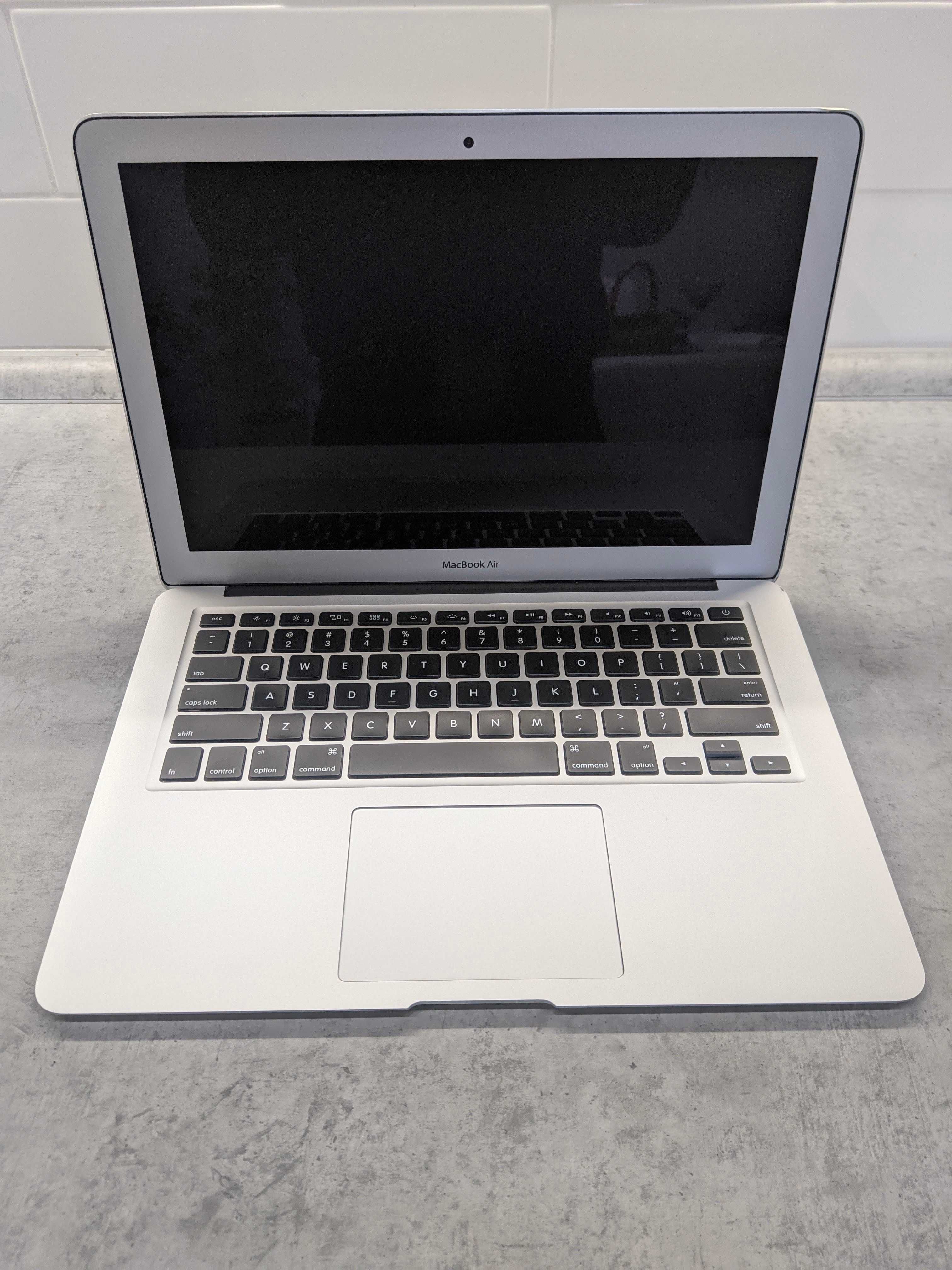 Ноутбук Apple MacBook Air 13'' 2014 Отличное состояние
