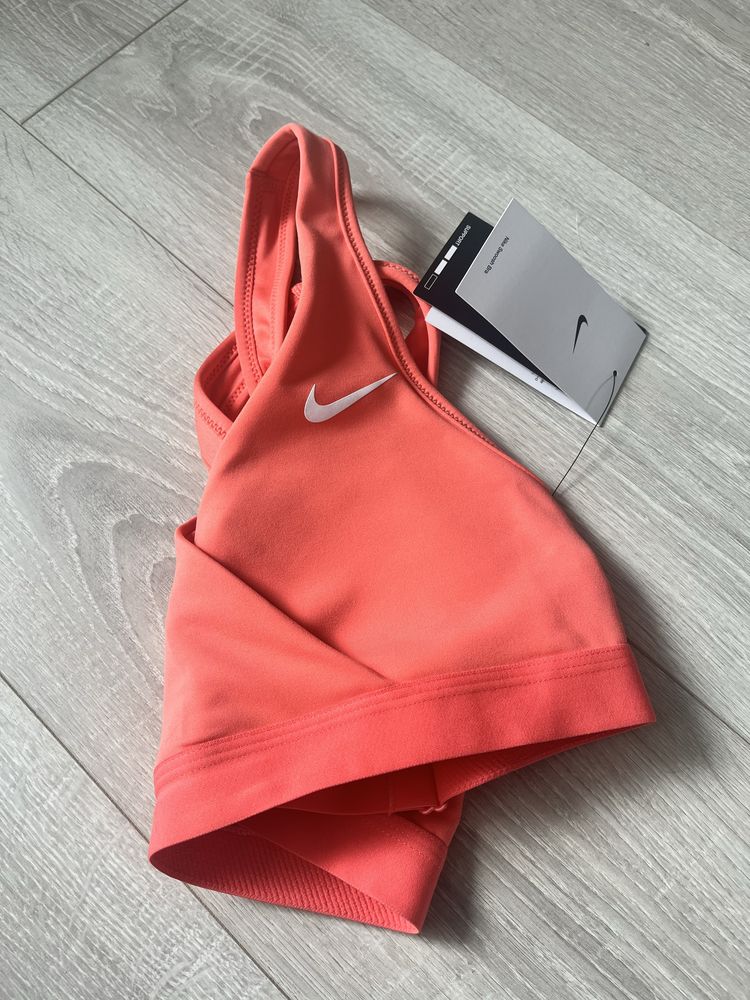 Спортивний Топ Nike