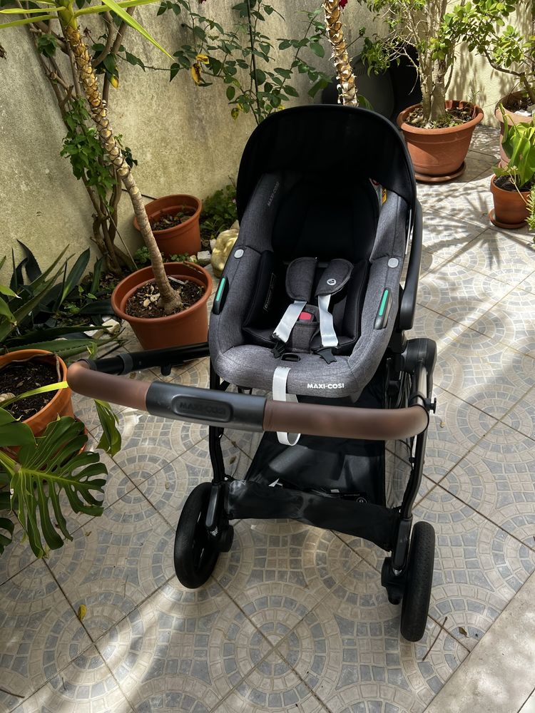 Carrinho Maxi Cosi Zelia 3 - pouco uso