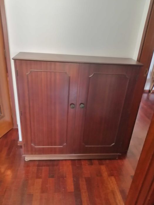 sapateira, em bom estado