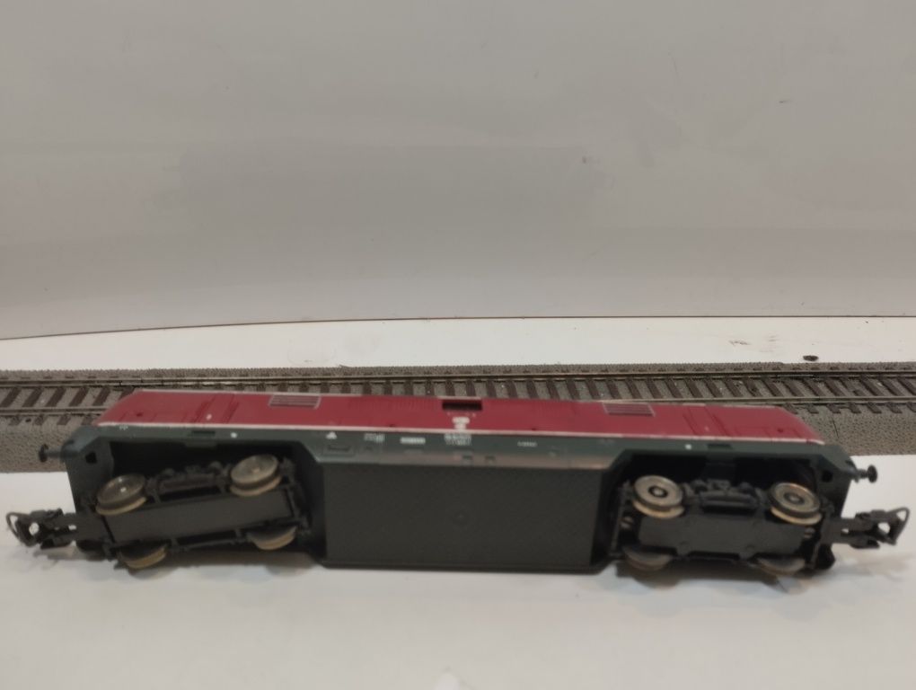 Lokomotywa spalinowa Lima BR221 skala H0 //246
