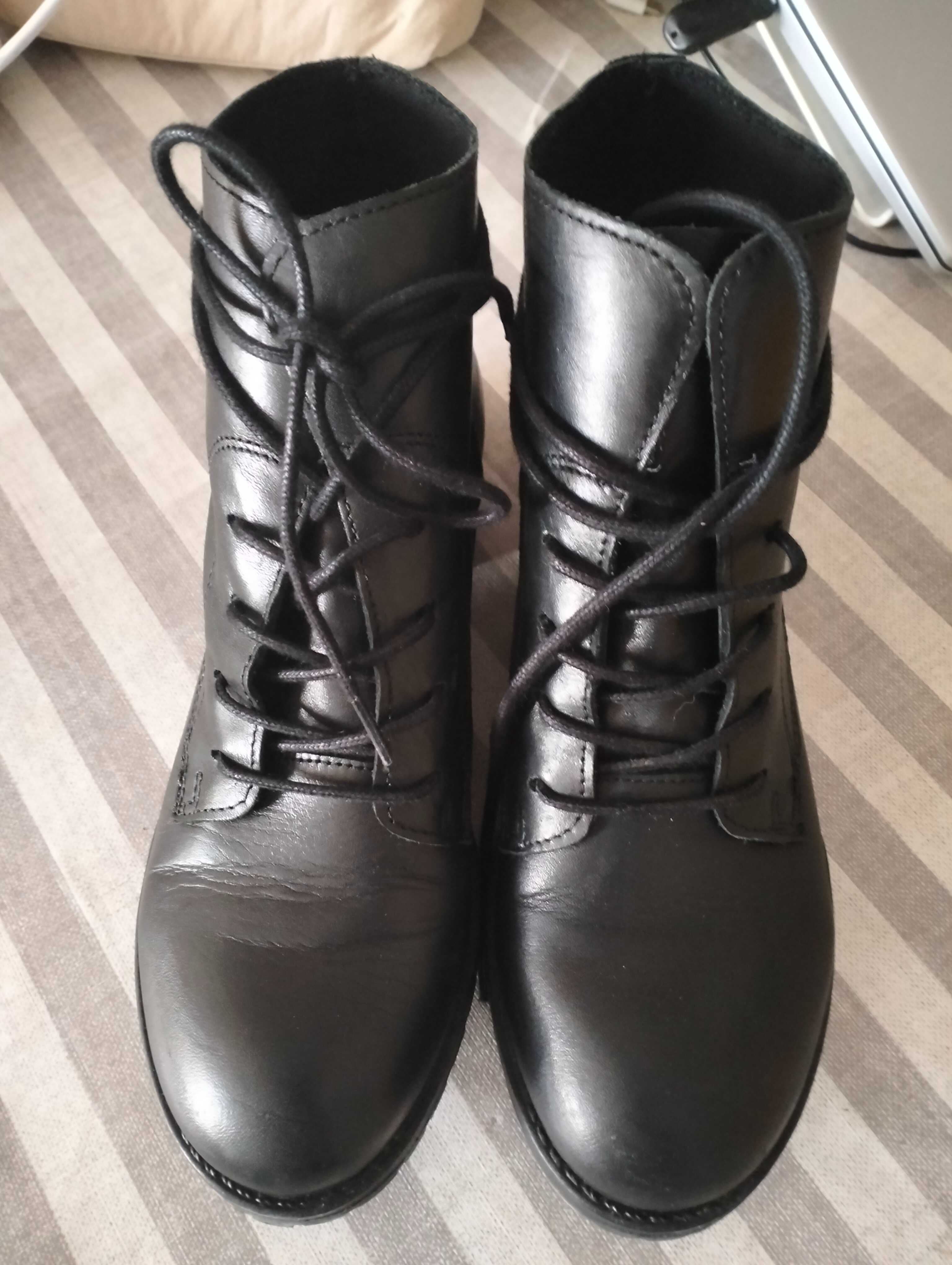 Botas pretas pele genuína