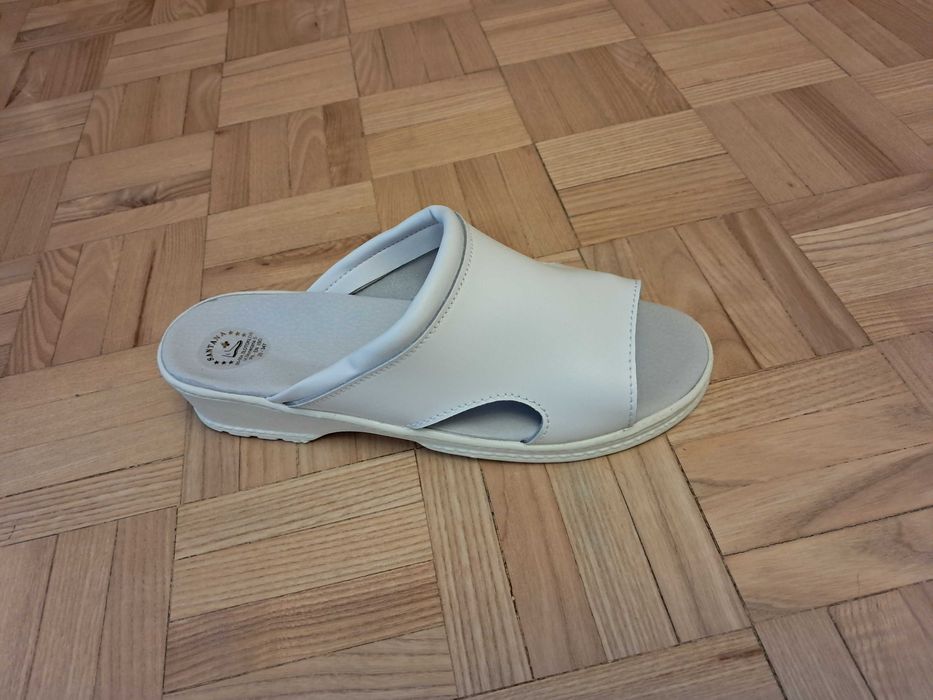 Buty damskie białe skórzane zdrowotne medyczne roz. 39