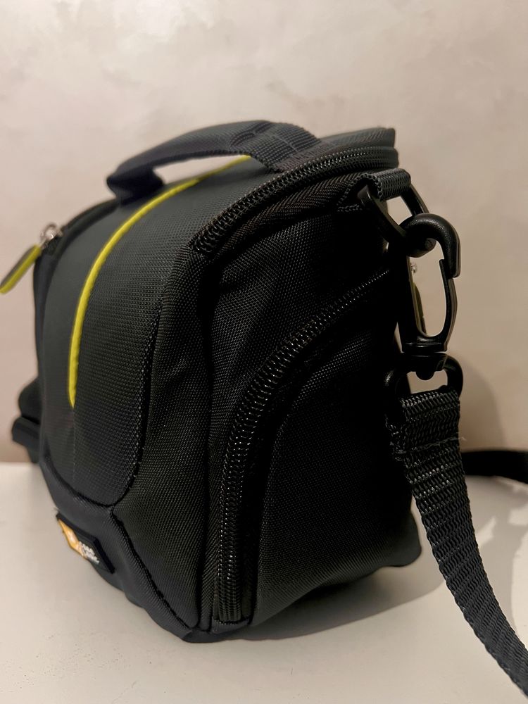 Сумка для  фотоапарата Canon, Nikon, Sony Case Logic DCB314GY