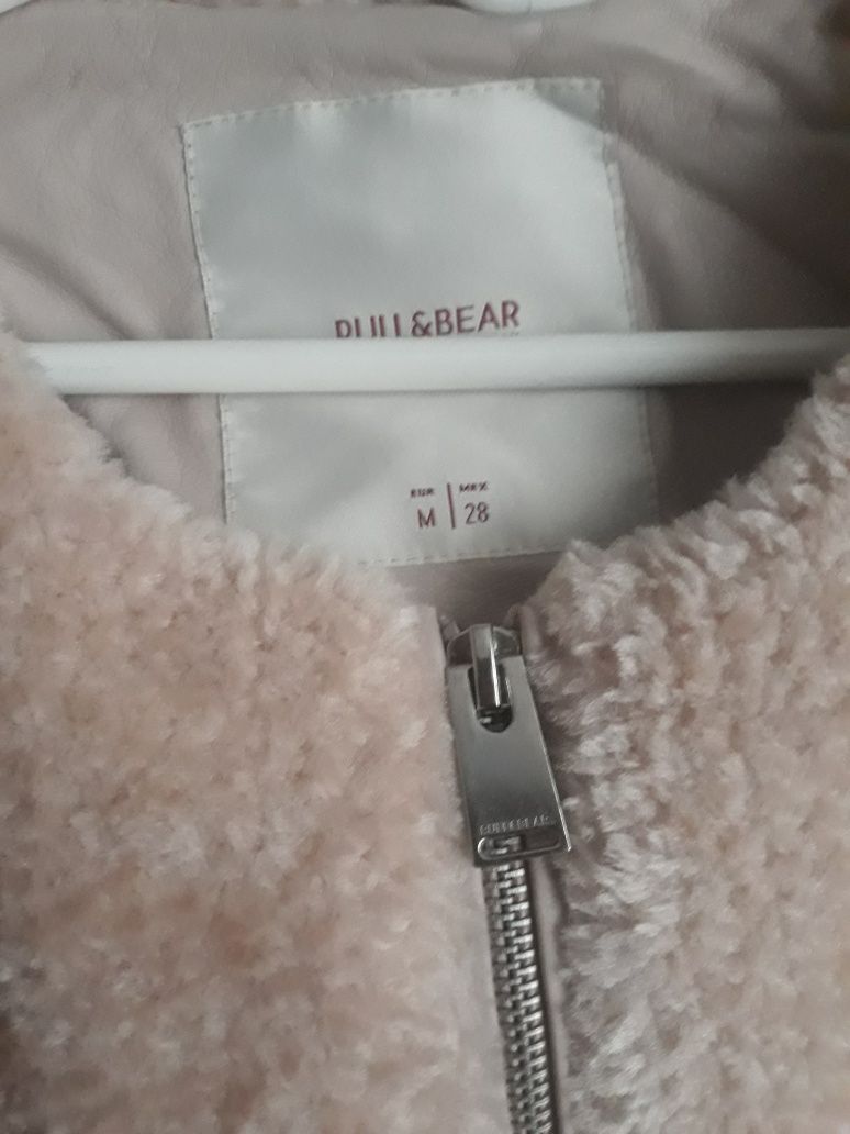 Sztuczne futerko Pull Bear