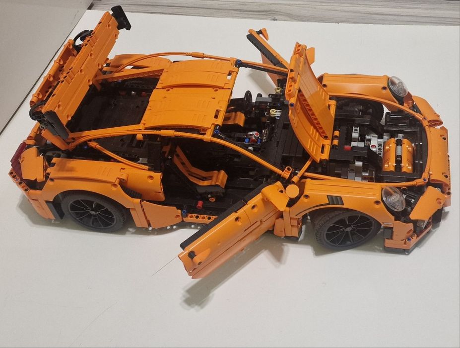 LEGO Technic Porsche 911 GT3 RS 42056