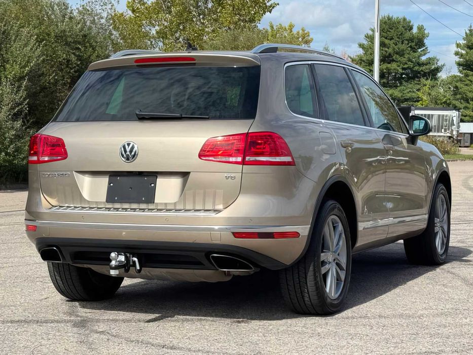 Volkswagen Touareg      2016