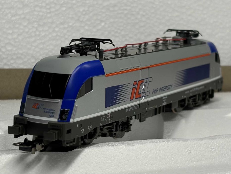 Model lokomotywy H0 1:87 PKP Intercity Husarz Taurus Piko