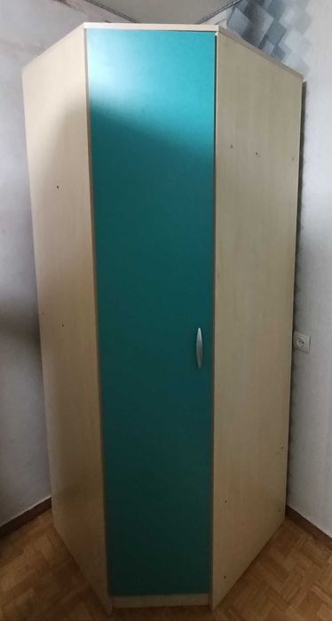 Кутова шафа з пеналом