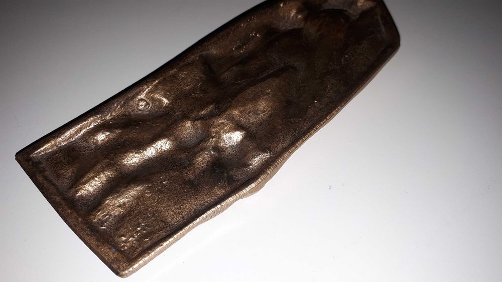 Stara plakietka-płaskorzeźba-obraz- Maryja z dziećmi z brązu, mosiądzu