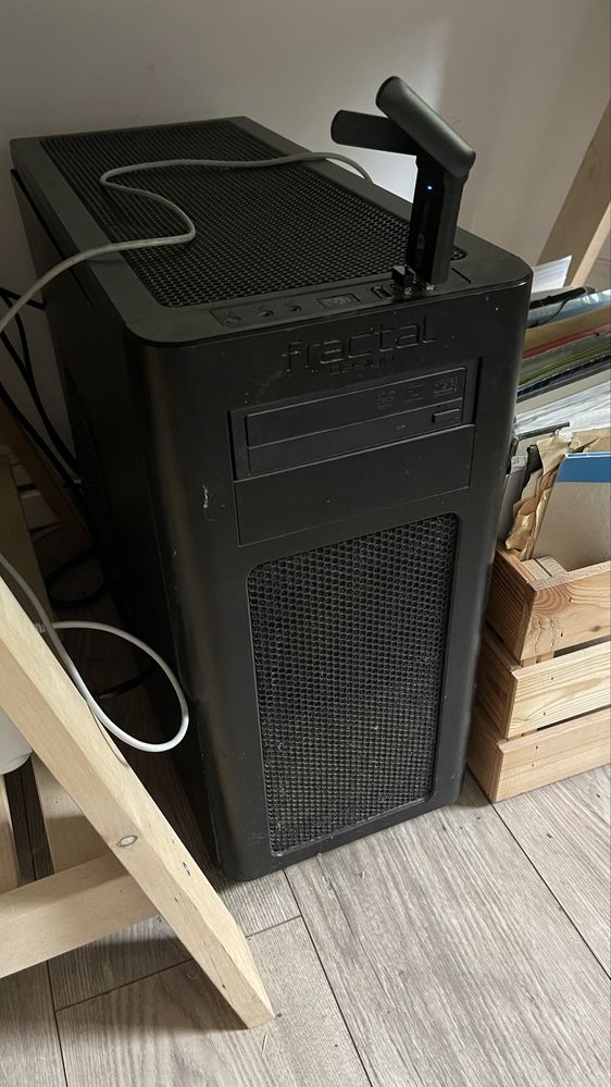 Komputer stacjonarny procesor i6 128gb ssd 16gb ddr3 radeon r9 2gb win