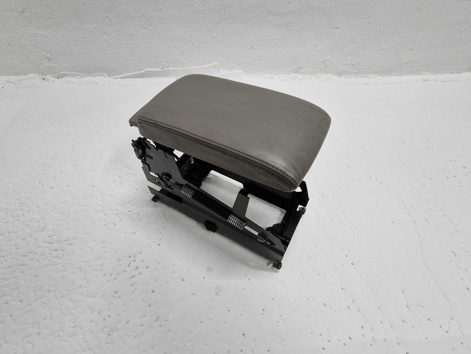 Podłokietnik Skórzany Jasny Siwy Skóra VW Passat B5 LIFT Europa Oryg