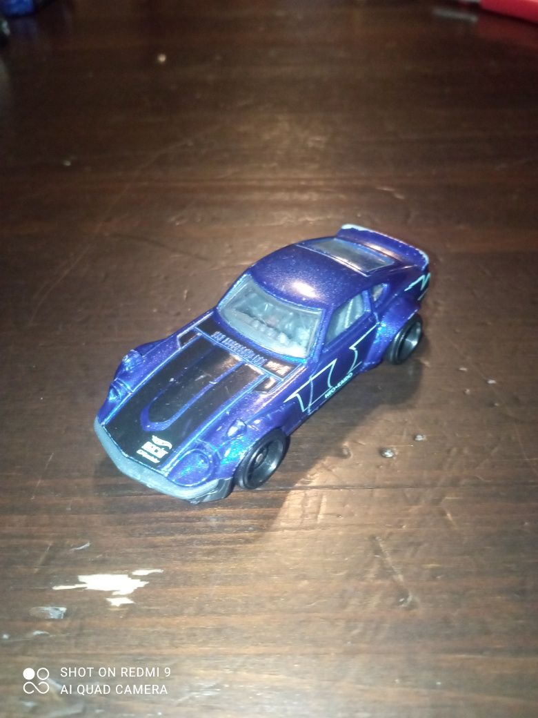 Datsun 240Z hot wheels granatowy