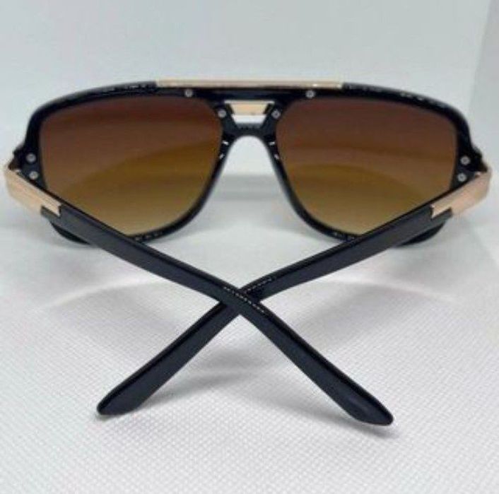 Очки солнцезащитные модные