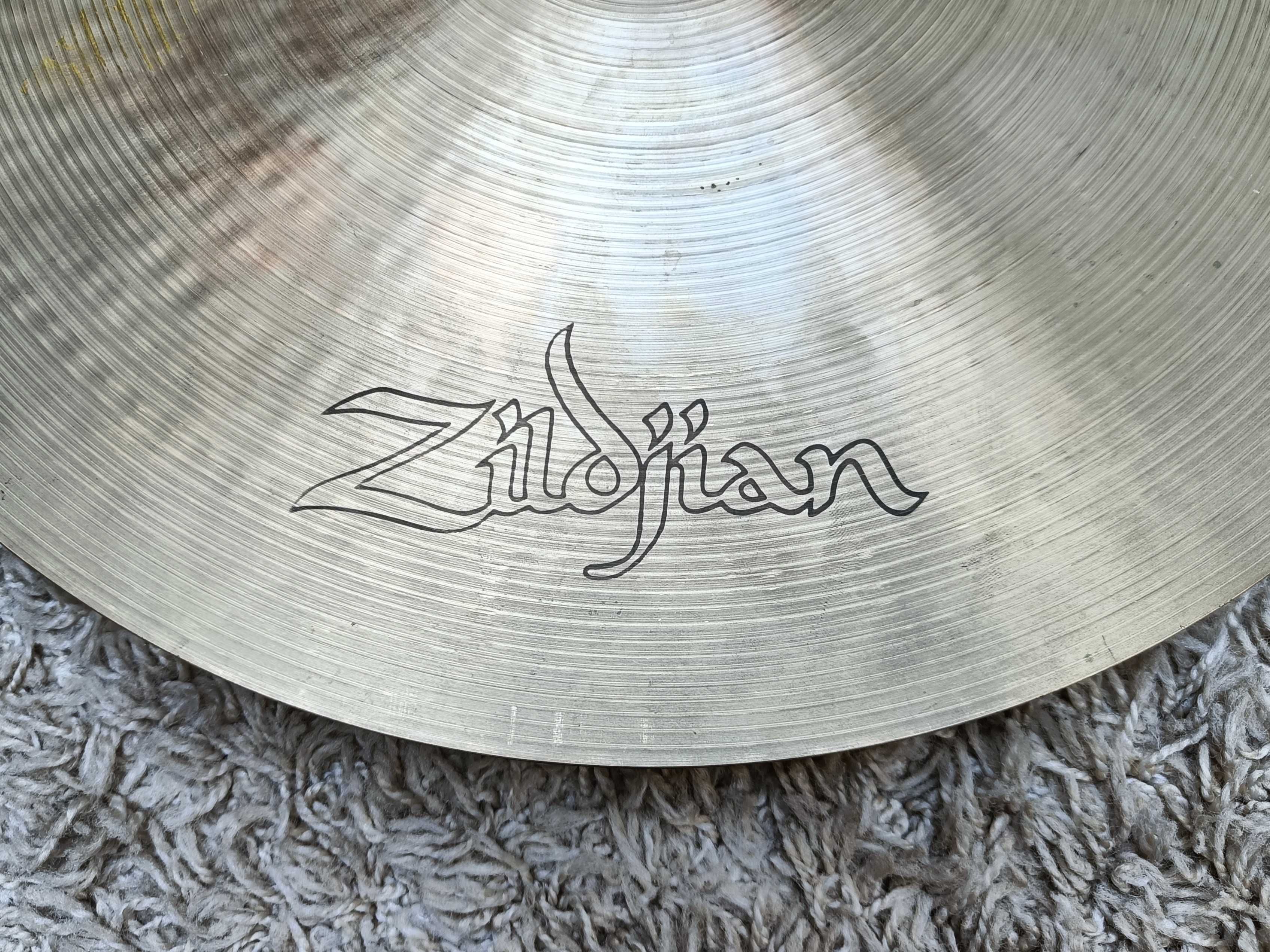 Talerz perkusyjny ZILDJIAN A AVEDIS Hollow Logo MINI CUP RIDE 18"