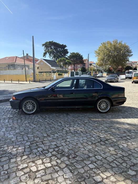 BMW Série 5 E39 528i