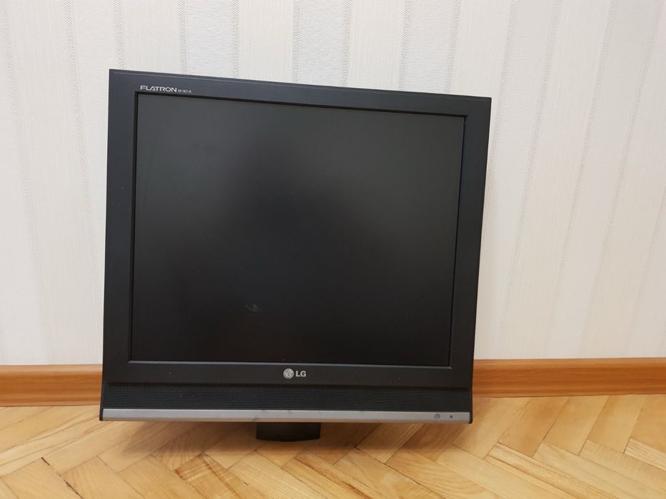 Монітор 19 дюймів з ТВ тюнером LG Flatron M1921A