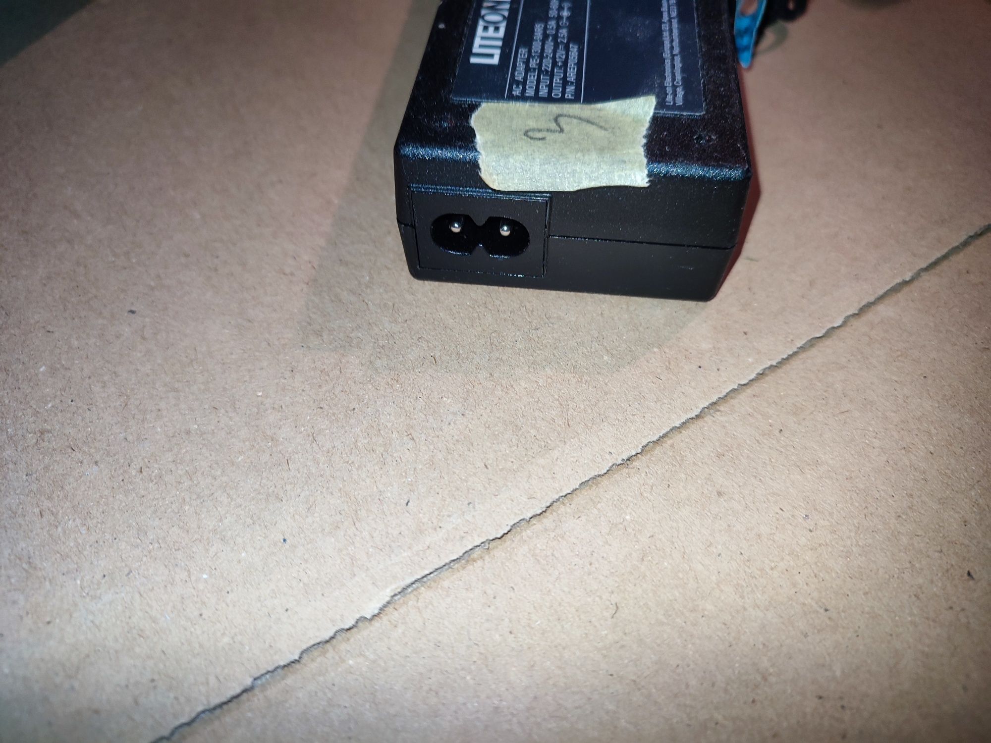 Adapter 12V 2,5A zasilacz